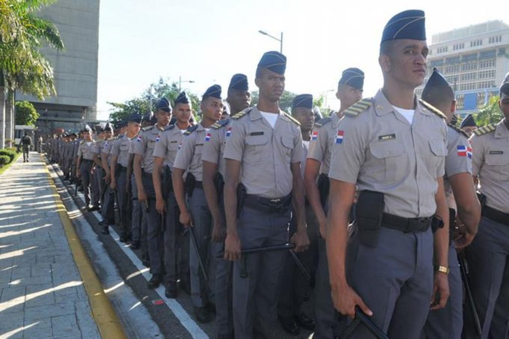 Policía lanza desde hoy miles de agentes a la calles por Navidad