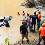 Dos personas mueren al ser arrastradas dentro de vehículo por crecida de río en La Altagracia