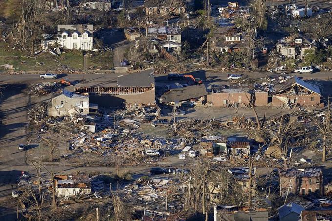 Tornados en Kentucky podrían dejar hasta 100 muertos