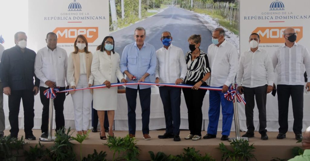 Presidente Abinader inaugura puente Los Caños sobre el río Maimón, en Puerto Plata