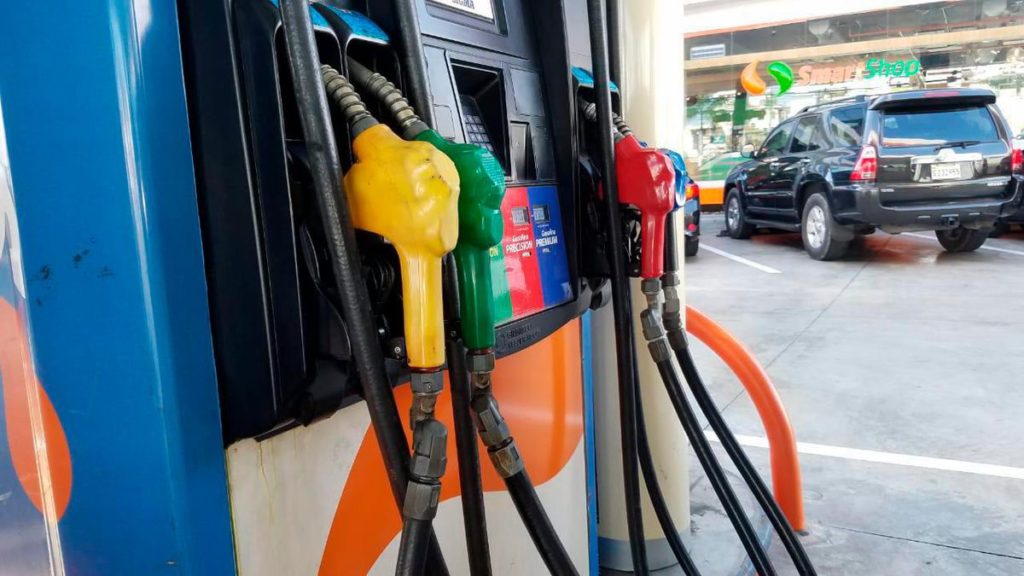 Industria y Comercio mantiene invariables los precios de los combustibles