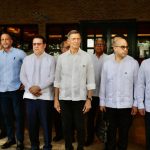 Embajador de Estados Unidos en Haití y Roberto Álvarez se reúnen en la frontera