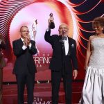 Jochy Santos recibe el Gran Soberano con un llamado al respeto en los medios de comunicación