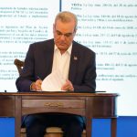 Presidente Abinader emite Decreto 306-29 que crea Comisión Ejecutiva para la Transformación Educativa