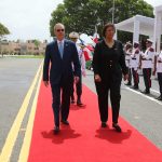 Presidente Abinader recibe a su homóloga de Surinam, Jennifer Geerlings-Simons, en visita oficial